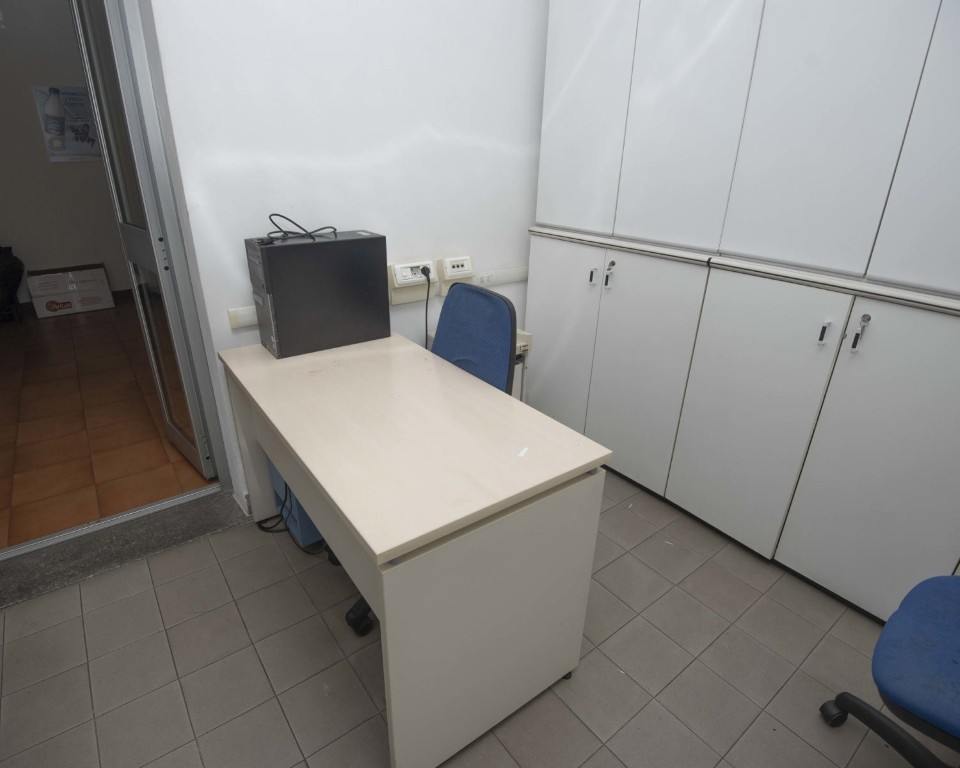 Immagine panoramica di Office furniture + materials